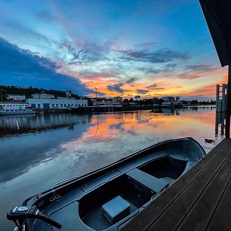 Hotel Houseboat Benjamin - Houseboats Benjamin & Franklin Praga Esterno foto