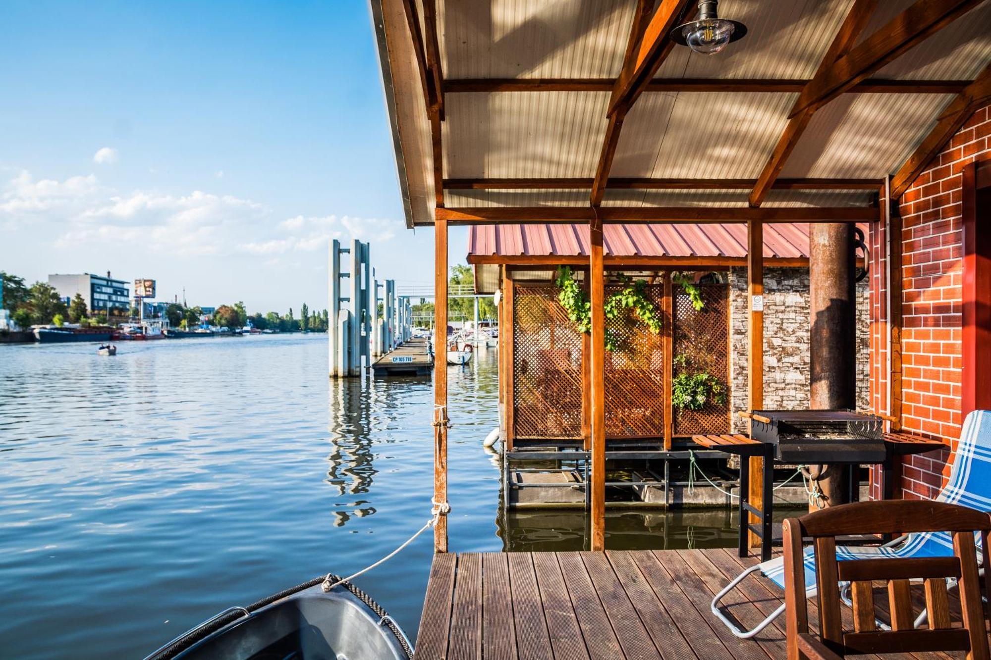 Hotel Houseboat Benjamin - Houseboats Benjamin & Franklin Praga Esterno foto